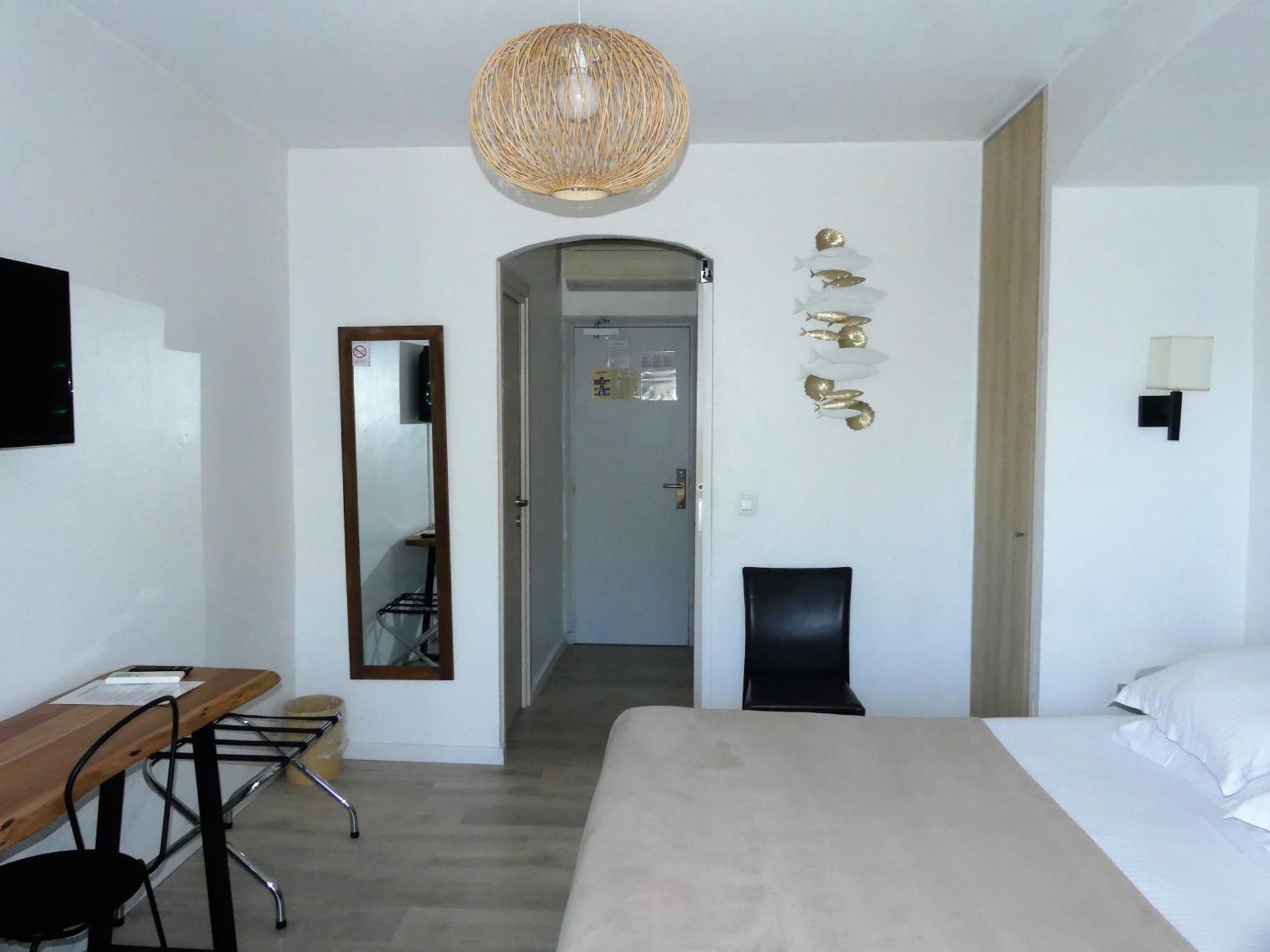 Hotel De La Vierge Noire Sainte-Maxime Eksteriør billede