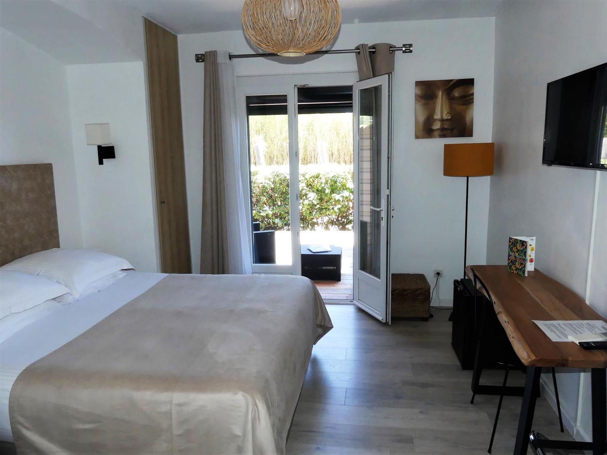 Hotel De La Vierge Noire Sainte-Maxime Eksteriør billede